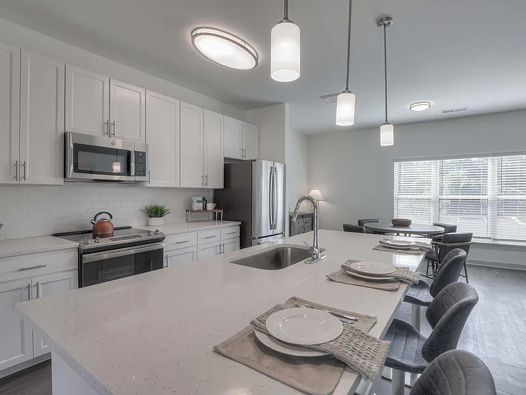 The Flats at Laurel & Pine — Photo 5