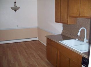 7-17060 E Eleven Mile Rd, Roseville, MI 48066