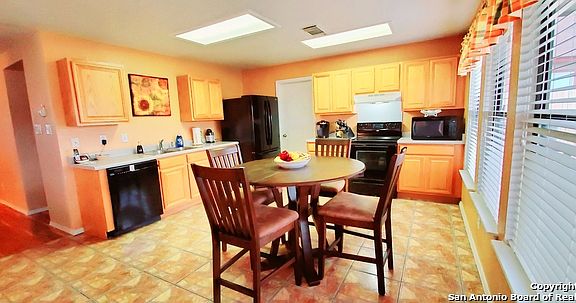 3rd image of 5638 Lovett Oaks