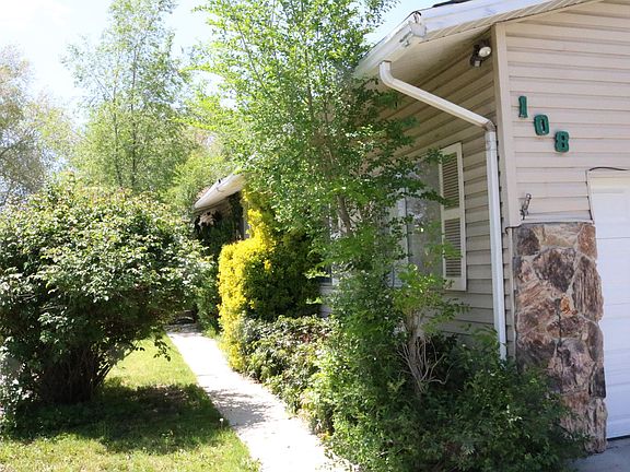 2nd image of 108 E Greenwood Ave