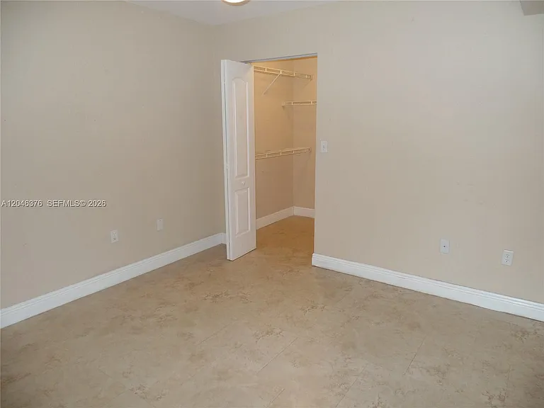 2811 N Oakland Forest Dr #205 — Photo 7