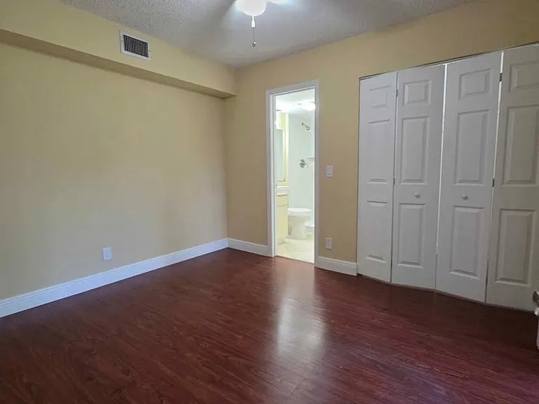 3928 Victoria Dr — Photo 5