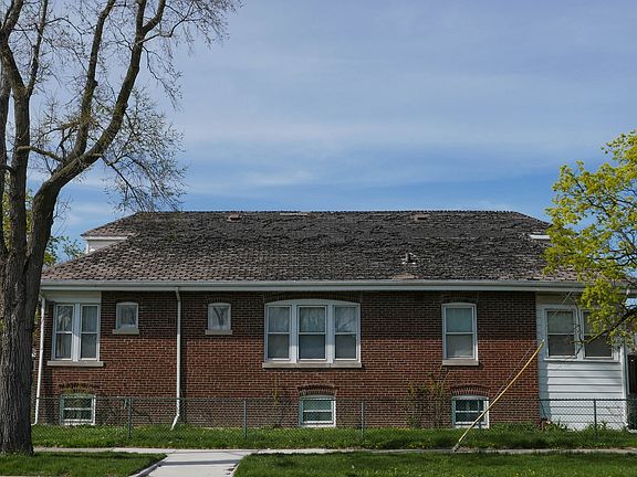 4th image of 1102 N Taylor Ave