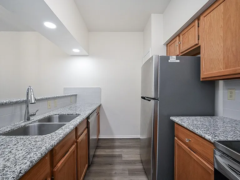 338 Wilcrest Dr #338 — Photo 7