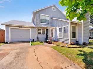 1604 Wickford Dr, Arlington, TX 76018