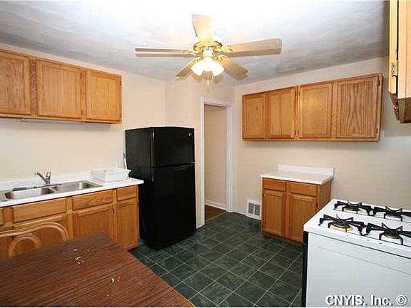 3rd image of 229 Norwood Ave