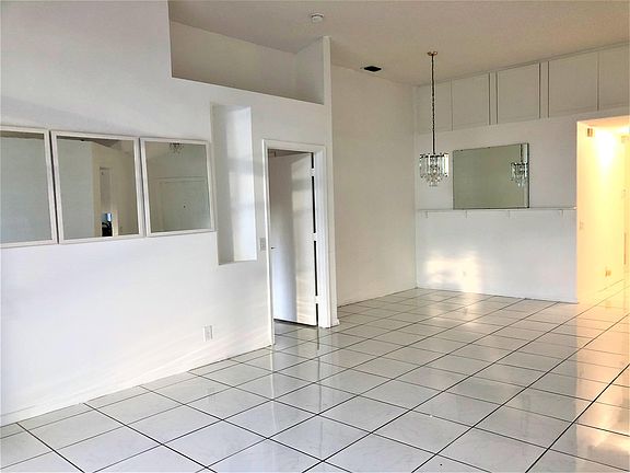 5th image of 633 NW 46th Ave