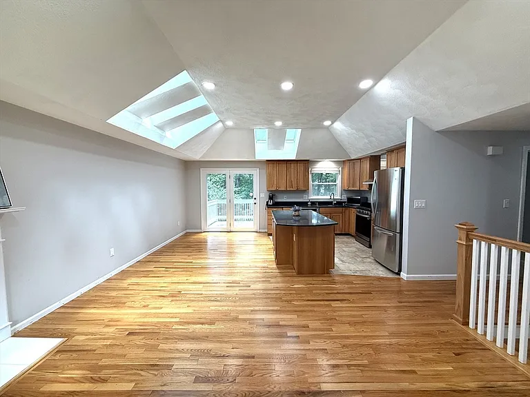 13 Westwood St #1 — Photo 16