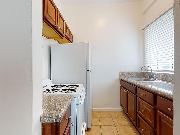 5th image of 14 Wavecrest Ave #10269647