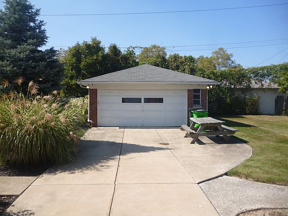 2nd image of 4140 Ascot Ln