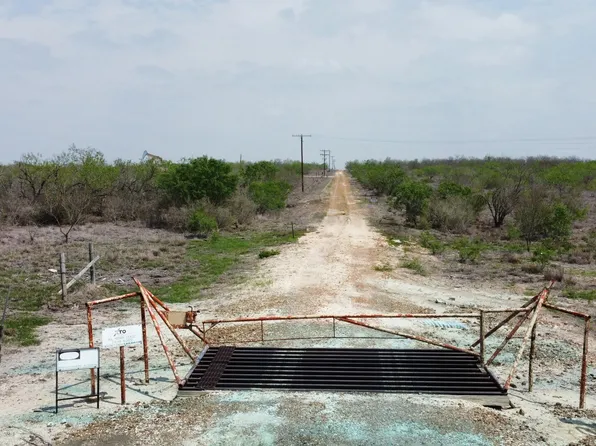 306 CR 305, Tilden, TX 78072