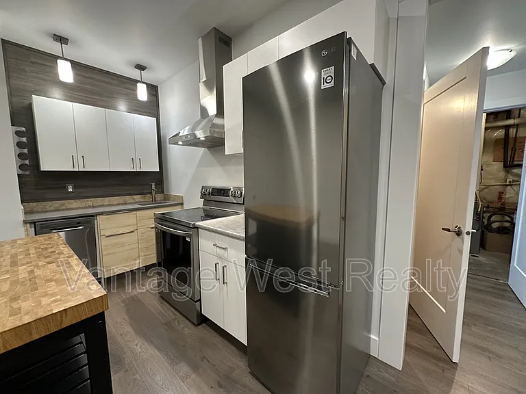 889B Mount Ida Dr — Photo 5