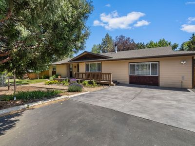 3310 SW Yew Ave, Redmond, OR, 97756
