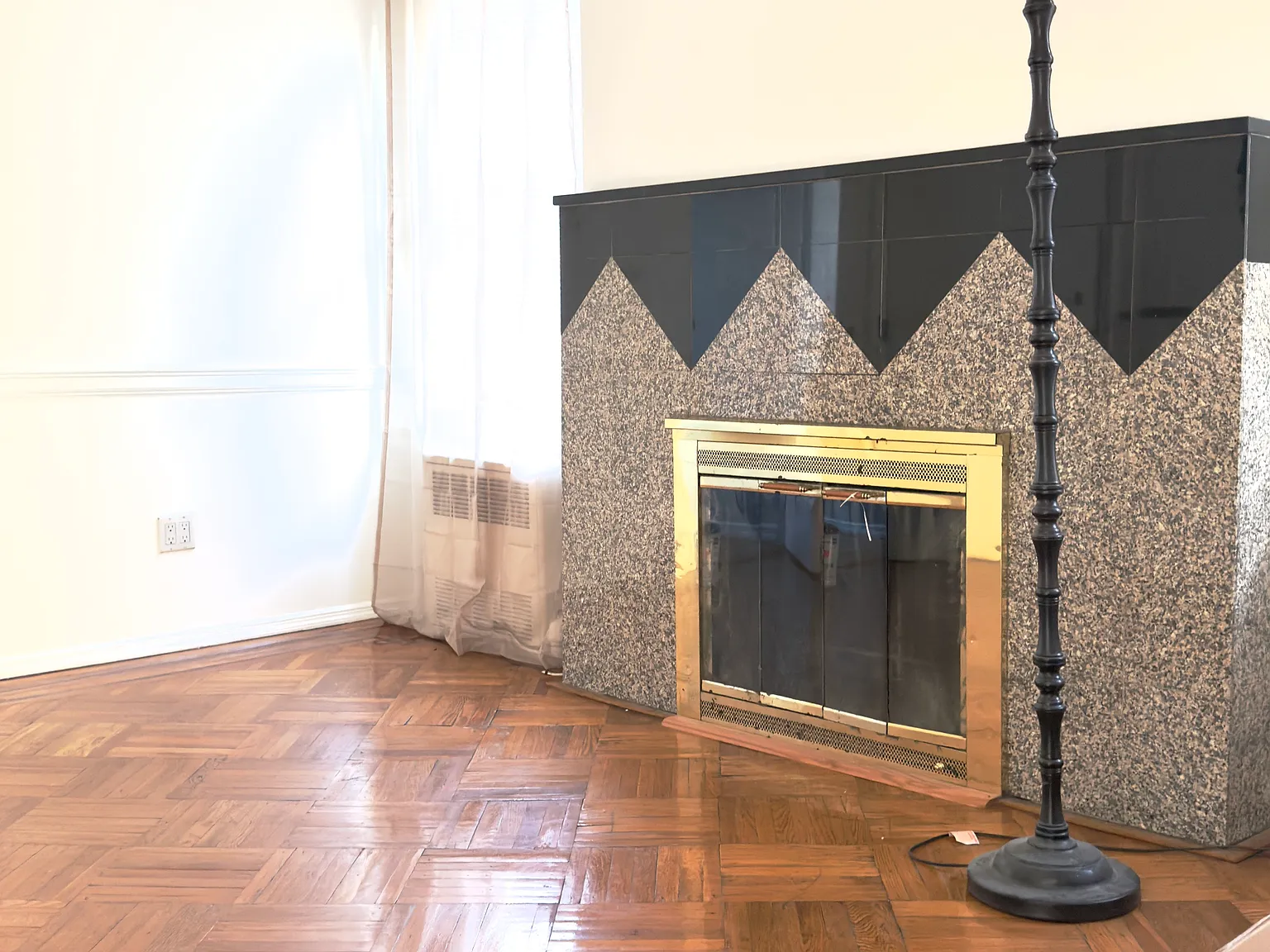 2 bed, 850 sqft, $2,700 — Photo 1