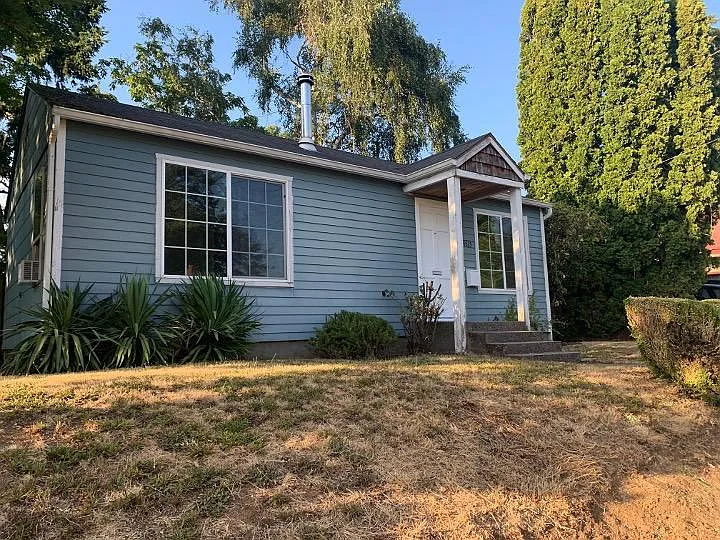 4523 SE Boise St — Photo 2