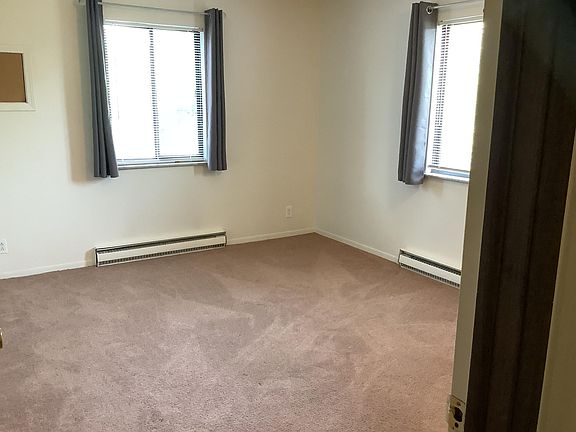 3rd image of 822 Glenwood Rd #822
