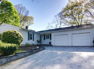 8 Croydon Ave, Ronkonkoma, NY 11779