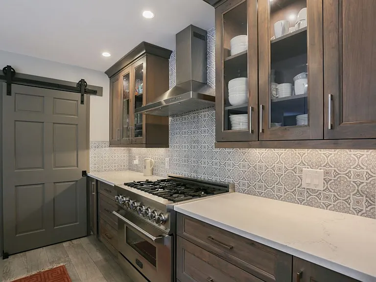 1 Mount Royal Dr — Photo 6