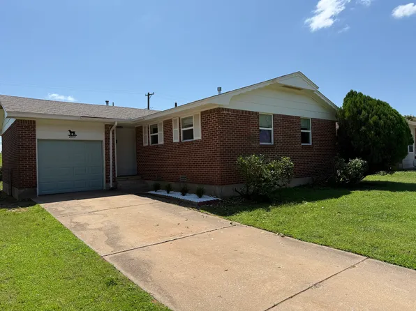 2004 Albert Dr, Midwest City, OK 73130