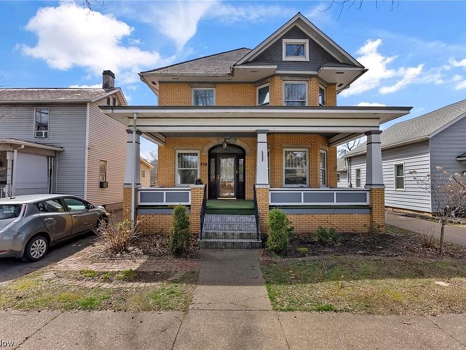 1st image of 811 3rd St