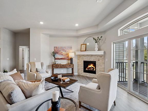 4th image of 2836 Fox Lake CIRCLE #201 / 04
