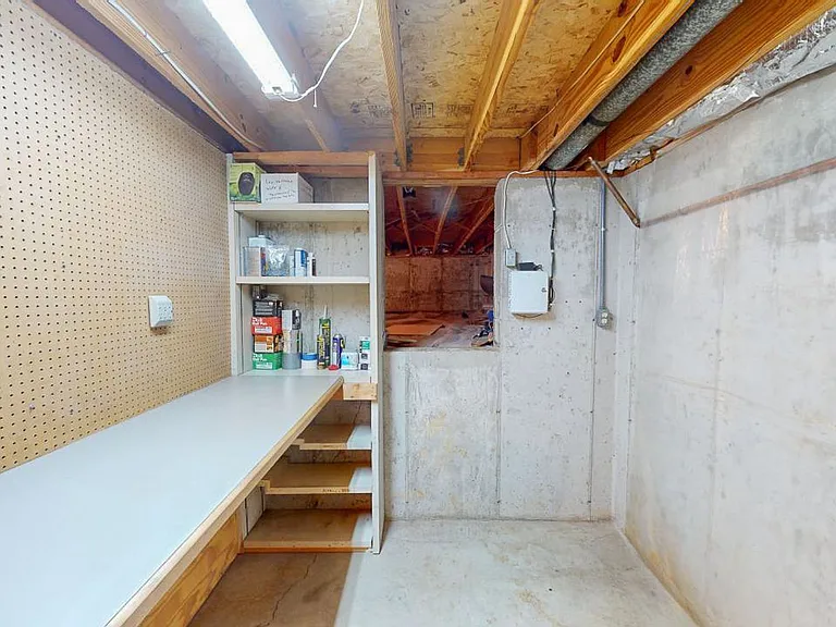5790 Rushwood Dr — Photo 37
