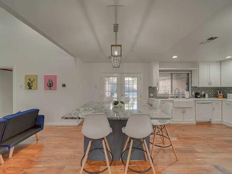 1507 Broadmoor Dr — Photo 9