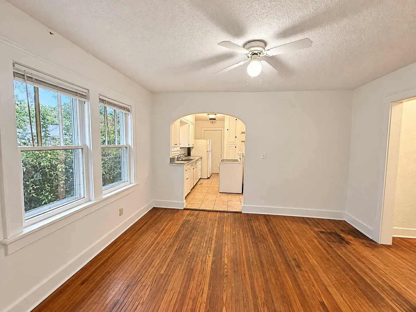 2 bed, 1054 sqft, $950 — Photo 4