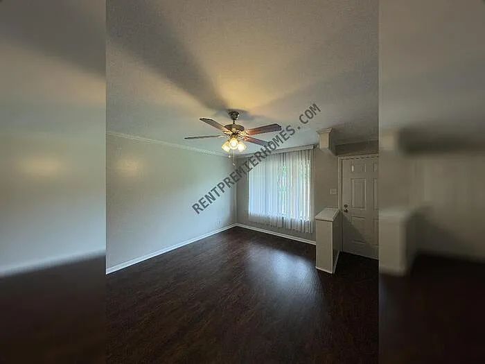 Building Photo - 6609 Blue Bird Dr