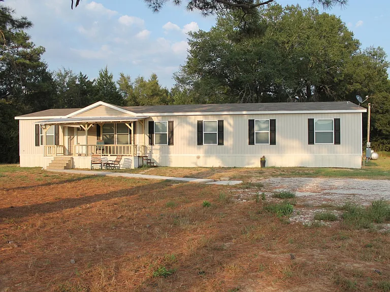 1004 County Road 2140 — Photo 15