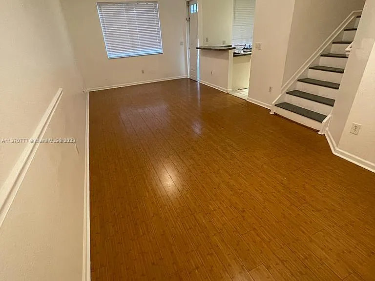 2020 Freeport Dr #2020 — Photo 3