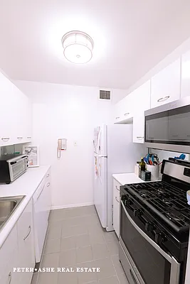 Rented by Peter Ashe | media 4