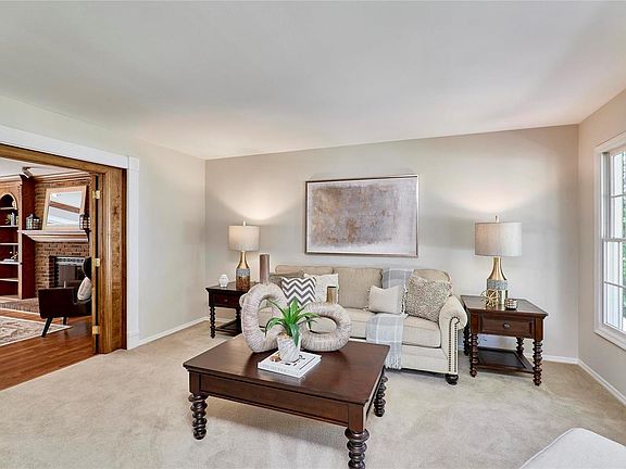 4th image of 1810 Sparks Ct