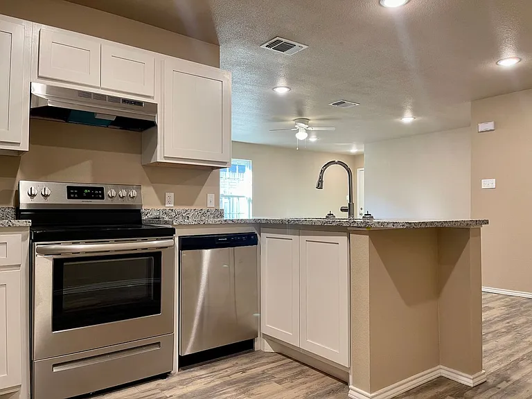 1017 Preston Trl #A — Photo 7