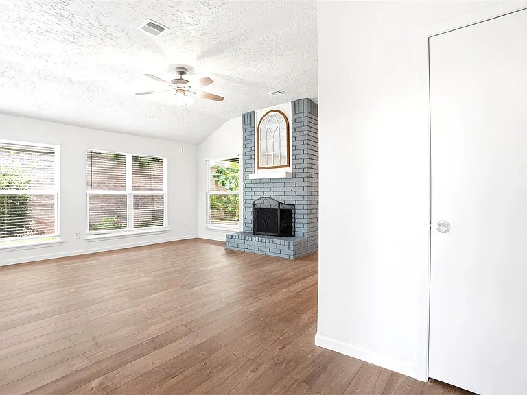 16007 Ridgegreen Dr — Photo 10