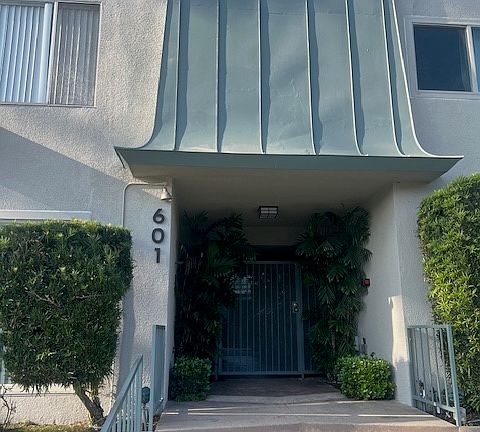 2nd image of 601 N Stoneman Ave #L