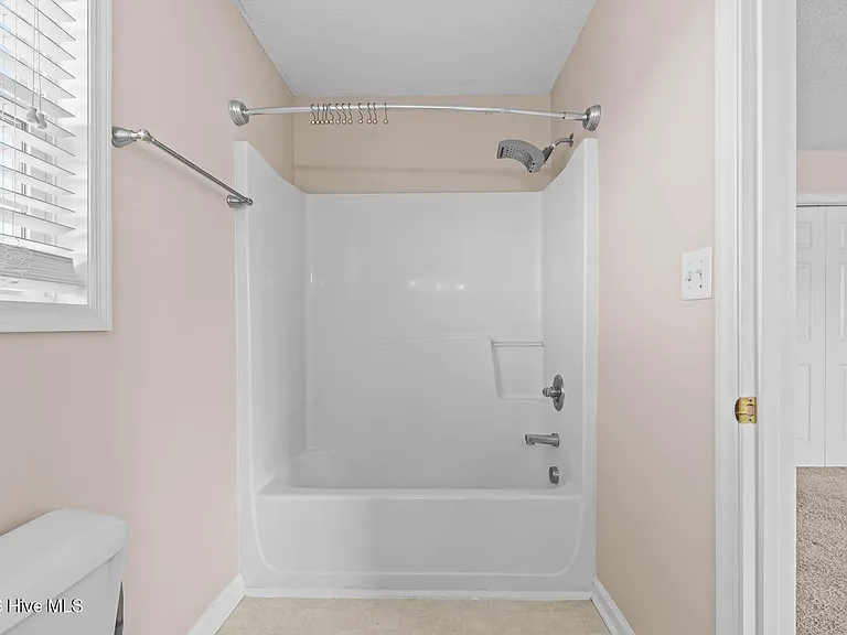 303 Mann St — Photo 41