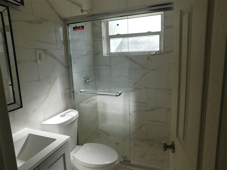 1511 SW 63rd Ave — Photo 10