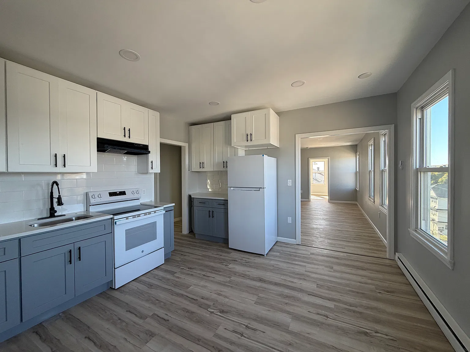 3 bed, 950 sqft, $1,495 — Photo 3