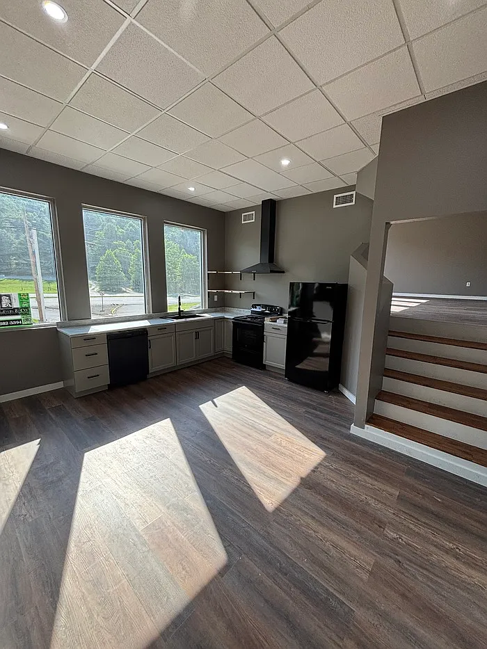 2 bed, 1.0 bath, 1400 sqft, $1,895 — Photo 1