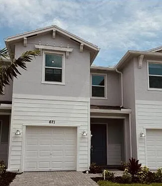 3 bed, 2.5 bath, 1821 sqft, $2,195 — Photo 2