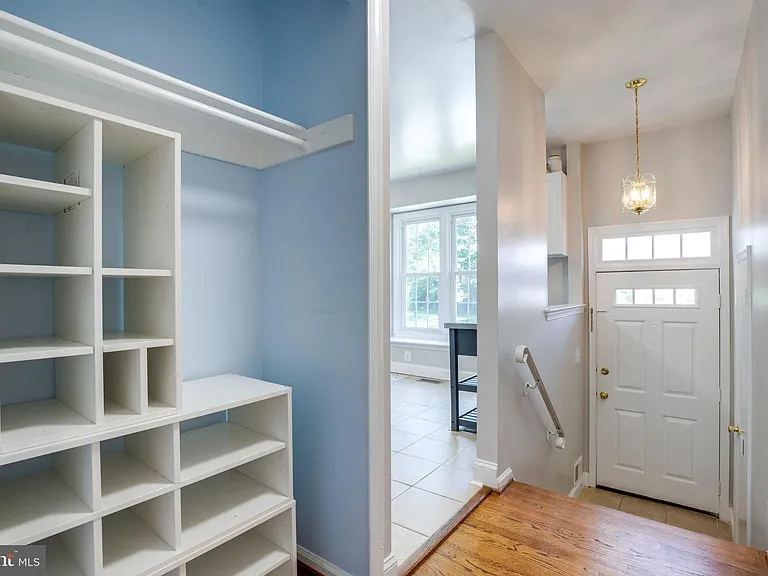 8657 Dellway Ln — Photo 5