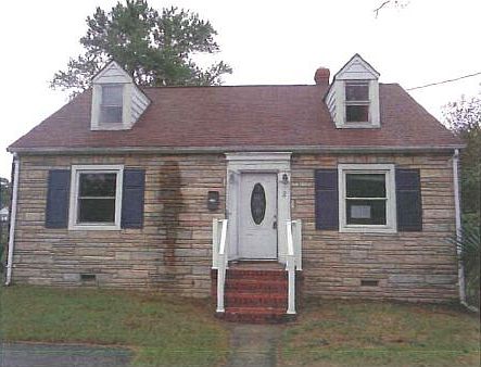 1st image of 2 N Pine Ave