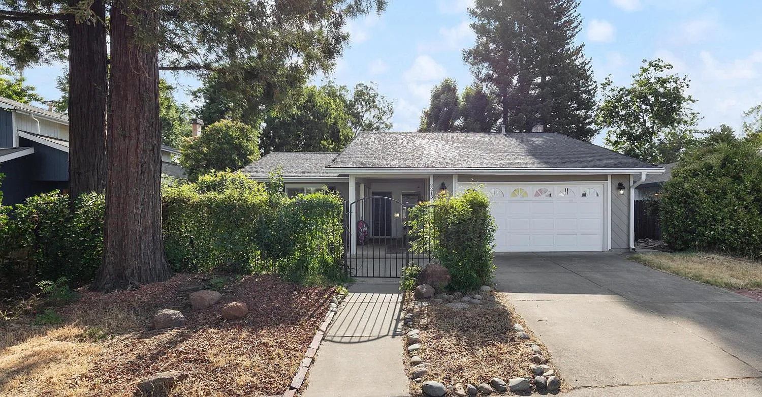 2213 Broad River Ct photo 1