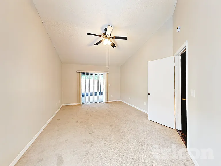 1718 Brandon Trace Ave — Photo 10
