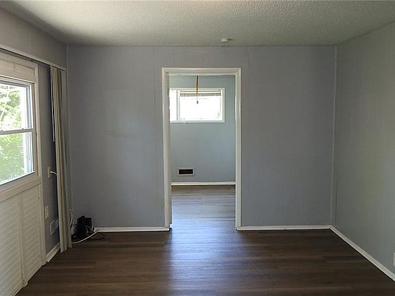 3rd image of 7507 E 108th St