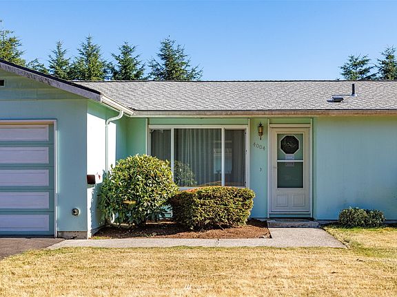 3rd image of 4004 118th Pl NE