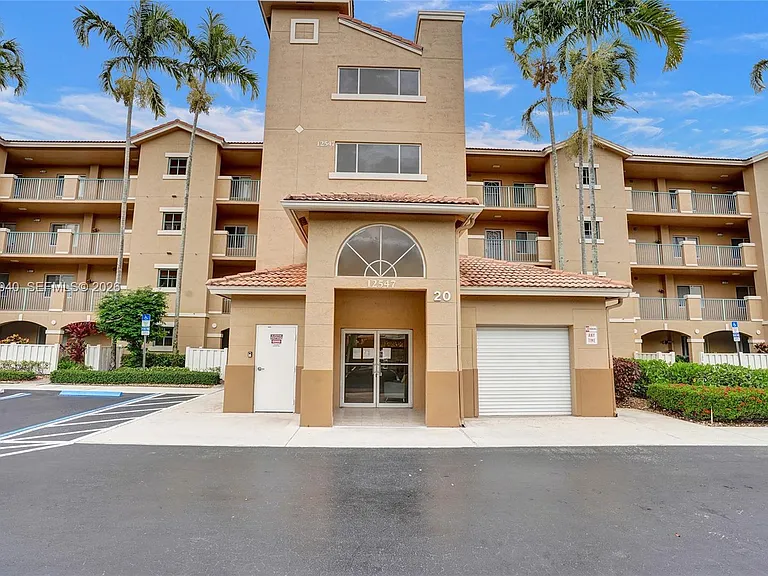 12547 Imperial Isle Dr #206 — Photo 2