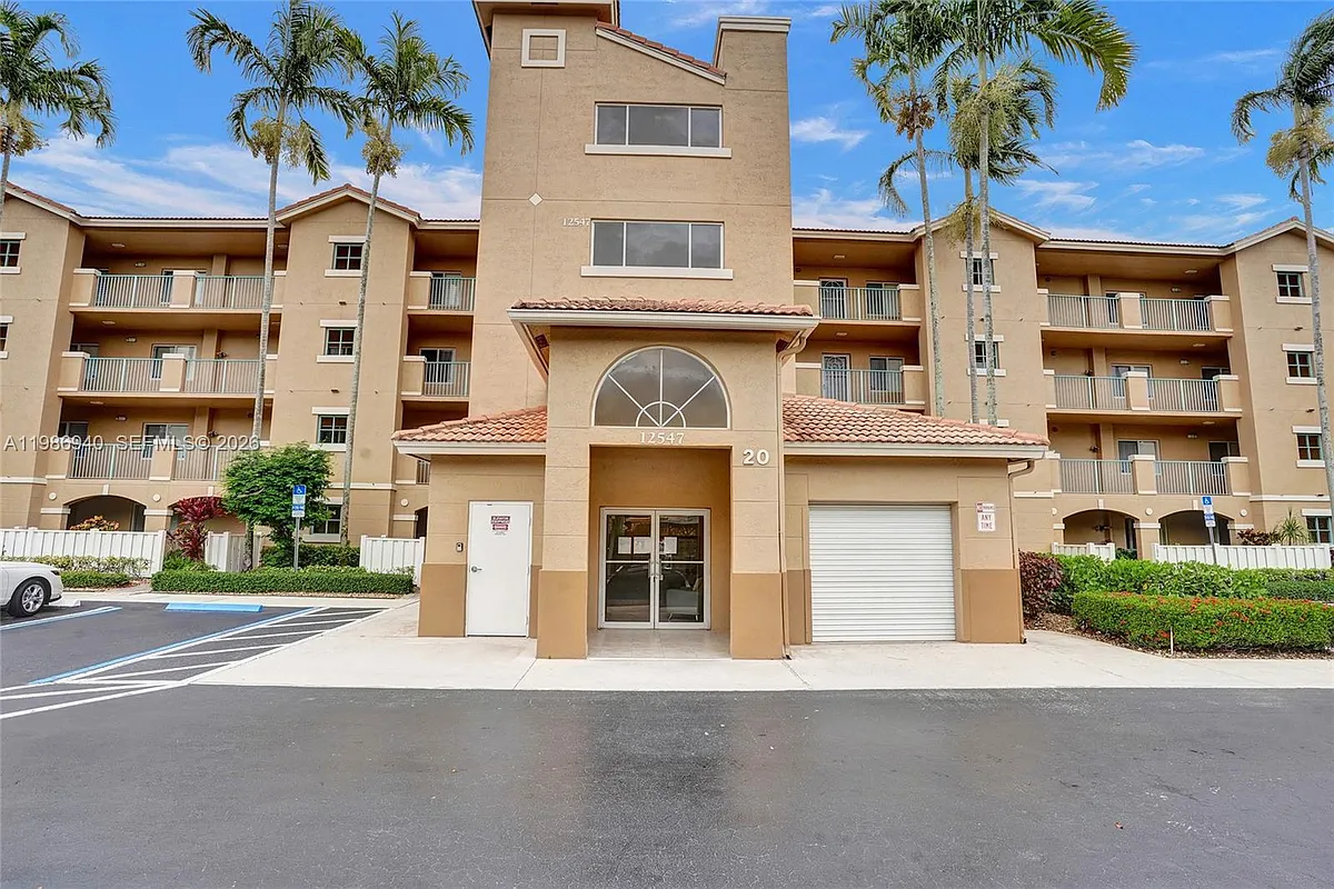 Building Photo - 12547 Imperial Isle Dr #206