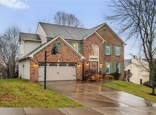 322 Indian Ridge Dr, Coraopolis, PA 15108